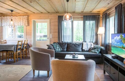 Rautalampi House | Guest Rated 10/10: Holiday Home Runopuro with Hot Tub