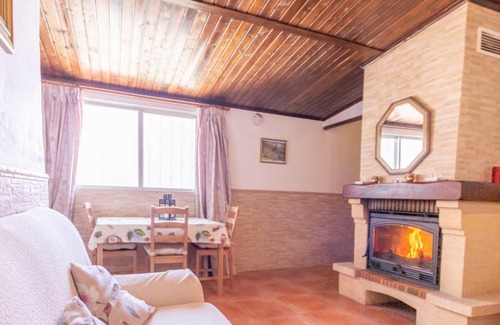 Cacin House | Relaxing Holiday Home Rural Cacin with Pool & Kids' Fun