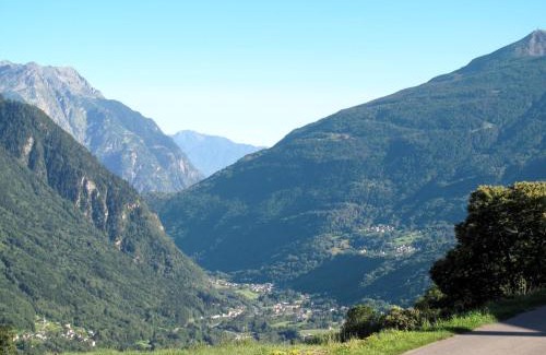 Malvaglia-dagro House | Pet-Friendly Holiday Home Rustico De Leoni for Families