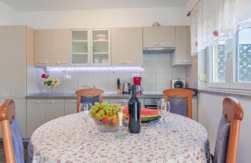 Valbandon House | Pet and Child Friendly Holiday Home Ruza - PUL503 Awaits