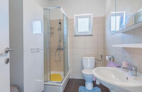 Valbandon House | Pet and Child Friendly Holiday Home Ruza - PUL503 Awaits