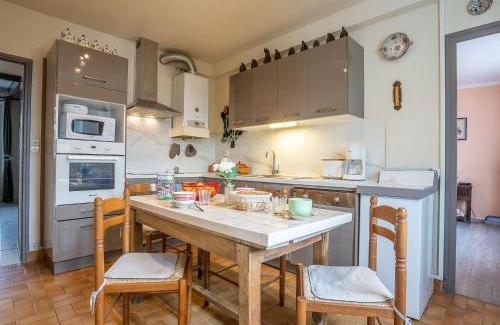 Saint-Ideuc House | Family-Friendly Holiday Home Saint Ideuc with Kitchen Access