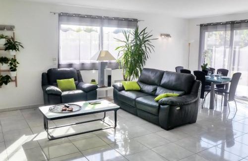 Tosse House | Guest Rated 10/10: Holiday Home Sainte Marie Awaits You