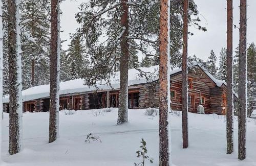 Salla House | Pet-Friendly Holiday Home Sallan savu e with Hot Tub Delight