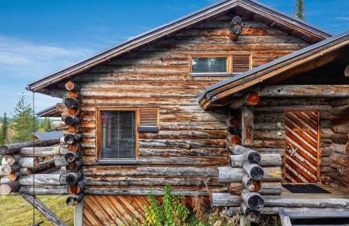 Salla House | Pet-Friendly Holiday Home Sallanhelmi c2 with Hot Tub