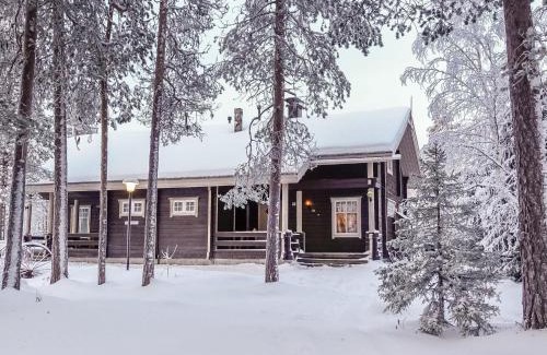 Salla House | Cozy Holiday Home Sallanrinne b with Fireplace & Family Fun