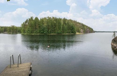 The Lakelands House | Pet-Friendly Holiday Home Salmela with Hot Tub & Kitchen