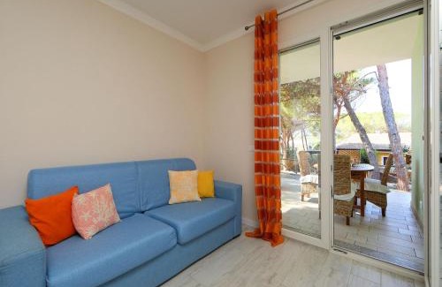 San Pietro a Mare House | Oceanfront Family Retreat: Holiday Home San Pietro Blue