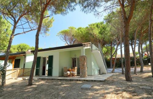 San Pietro a Mare House | Oceanfront Family Retreat: Holiday Home San Pietro Blue