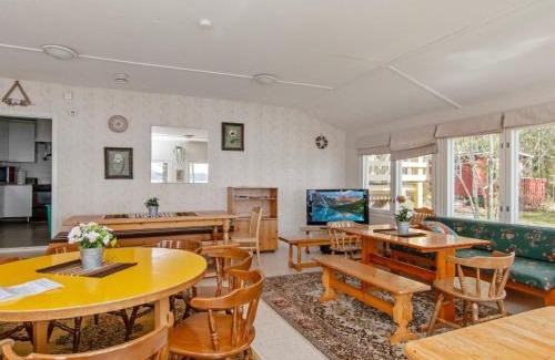 Lappeenranta House | Relaxing Retreat at Holiday Home Saunamäki with Hot Tub