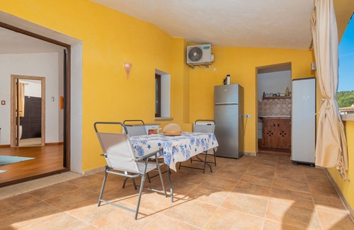 Cannigione House | Seahouserent: Ultimate Oceanfront Retreat with Hot Tub