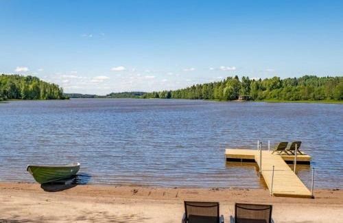 Somero House | Pet-Friendly Holiday Home Sepelkyyhky with Cozy Fireplace