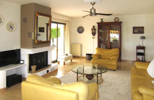 La Colina House | Discover Holiday Home Serra - Family-Friendly Retreat