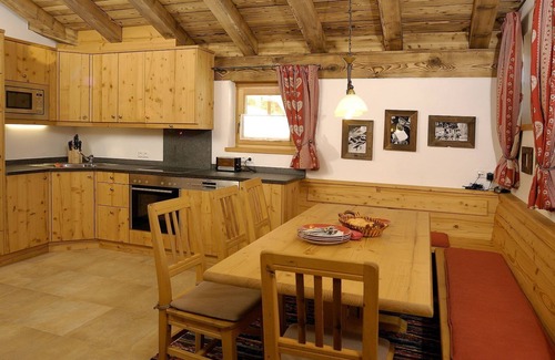 Hochkrimml House | Holiday Home 'Silberleiten' with Mountain View, Private Garden and Wi-Fi
