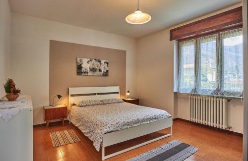 Gera Lario House | Relaxing Oceanfront Getaway at Holiday Home Simoni