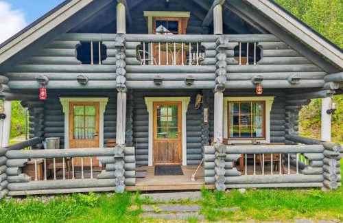 Kitula House | Charming Holiday Home Sinisorsa: Pet and Child Friendly