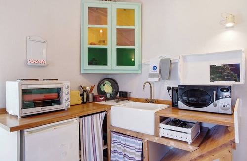 Korithi House | Sea View Holiday Home 'Sira Stonehouse Lll' with Wi-Fi