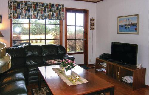 Yngsjo House | Pet-Friendly Retreat in Yngsj with Kitchen Amenities