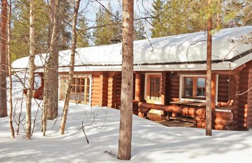 Sirkka House | Pet-Friendly Holiday Home Sirkan Ojus 1 with Hot Tub