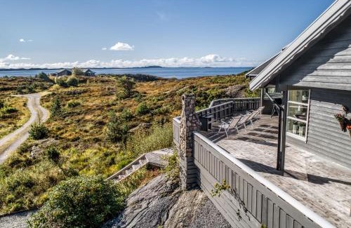 Lammetu House | Family-Friendly Holiday Home Sjøbuvågen - FJS163 Awaiting You