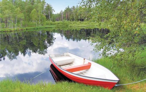 Ljung House | Scenic Ljung Home with Lake View - Family Friendly Stay
