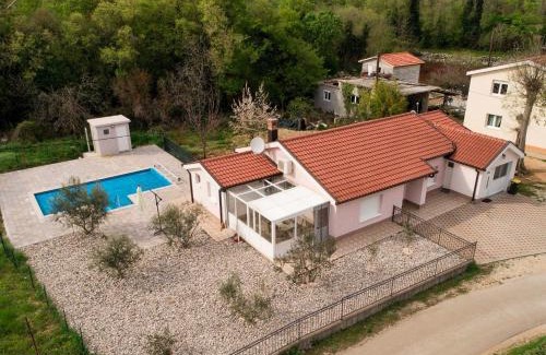 Trn House | Family-Friendly Holiday Home Slap Koćuša with Pool & Ocean View