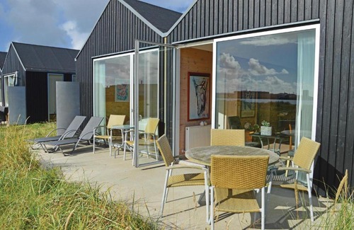 Hvide Sande House | Pet-Friendly Holiday Home Slusen Hvide Sande V - 9/10 Rating