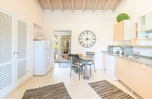 Baiona House | Holiday Home 'Sobreirinho - Selão Da Eira' with Sea View, Shared Pool and Wi-Fi