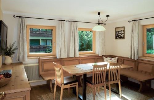 Auffach House | Charming Holiday Home Sonnheim - Child Friendly Retreat