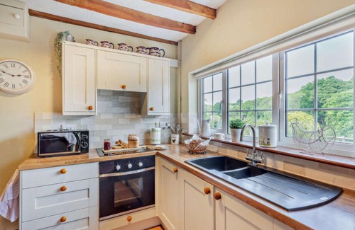 Guilsfield House | Inviting Holiday Home Stabal: Family and Pet Friendly Stay
