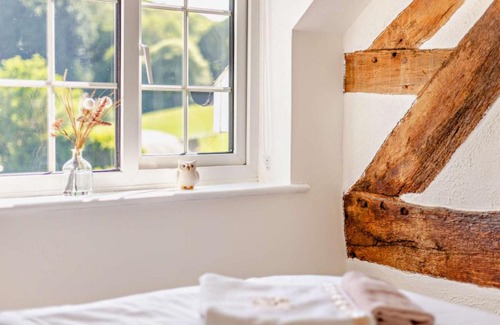 Guilsfield House | Inviting Holiday Home Stabal: Family and Pet Friendly Stay