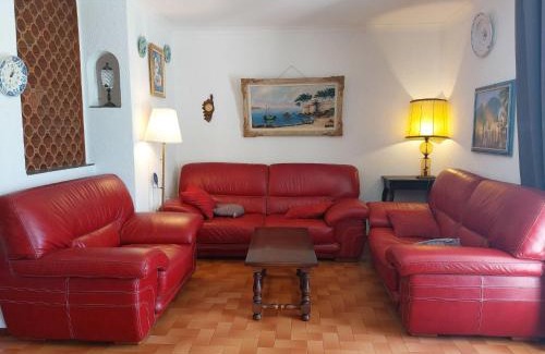 Sollies Pont House | Cozy Holiday Home Ste Claire with Pool & Pet-Friendly Stay