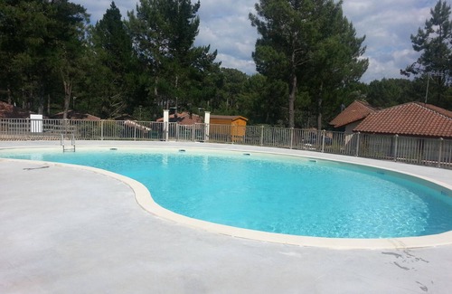 Moliets-et-Maa House | Holiday Home 'Stéphane Le Gac' with Shared Pool, Private Terrace and Wi-Fi