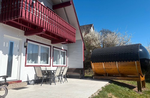 Reimboldshausen House | Holiday Home 'Sternschnuppe' with Lake View, Wi-Fi and Air Conditioning