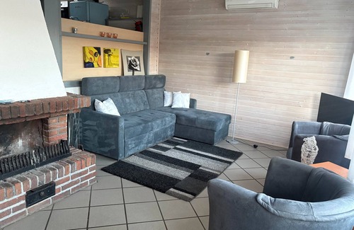 Reimboldshausen House | Holiday Home 'Sternschnuppe' with Lake View, Wi-Fi and Air Conditioning