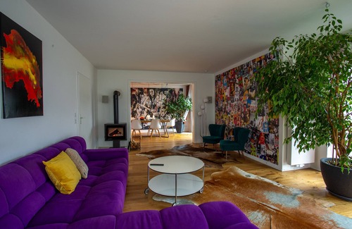 Hildesheim District House | Holiday Home 'Stilvolles Haus In Borsum' with Private Terrace, Private Garden and Wi-Fi