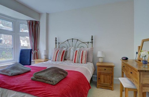 Lynmouth House | Family-Friendly Holiday Home Summerville - 4-Star Retreat