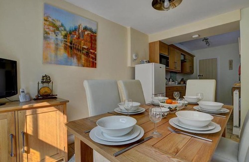 Lynmouth House | Family-Friendly Holiday Home Summerville - 4-Star Retreat