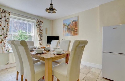Lynmouth House | Family-Friendly Holiday Home Summerville - 4-Star Retreat