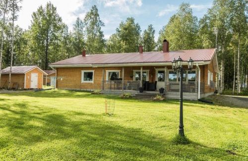 Ranua House | Family-Friendly Holiday Home Suomela with Hot Tub Access