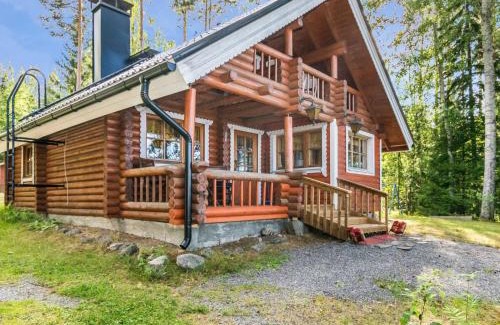 Pertunmaa House | Family-Friendly Holiday Home Tallukka with Hot Tub Access