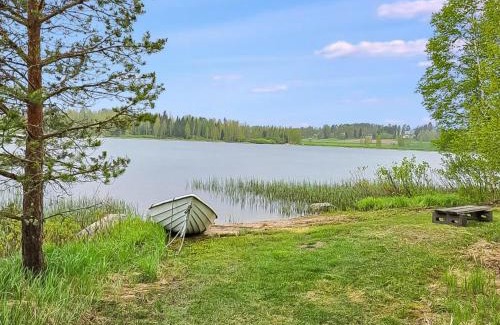 Juupajoki House | Exceptional Holiday Home Taukotupa with Fireplace & Family Fun