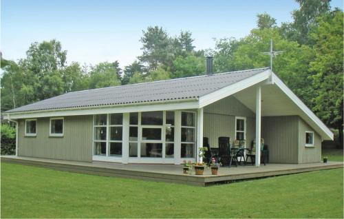 Farvang House | Inviting 3 Bedroom Home with Pool in Frvang for Families