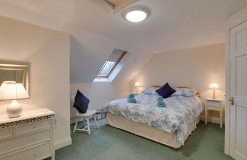 South Charlton House | Charming Holiday Home The Old School - Pet and Child Friendly