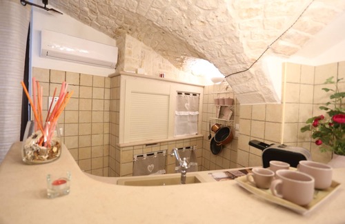Putignano Apartment | Inviting Holiday Home: The Refuge of the Prince Awaits