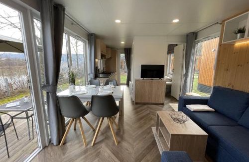 Riedenburg House | Pet-Friendly Holiday Home Tiny Haus Flussblick Awaits You