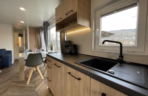 Riedenburg House | Pet-Friendly Holiday Home Tiny Haus Flussblick Awaits You