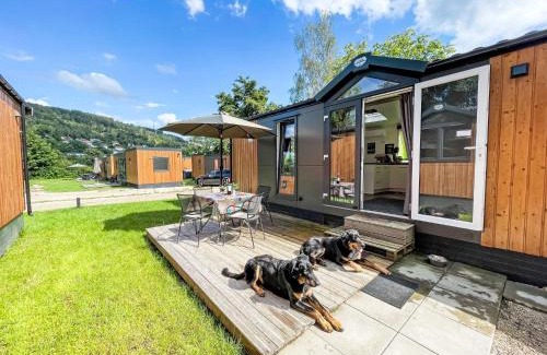 Riedenburg House | Cozy Holiday Home Tiny Haus Franzl: Family & Pet Friendly