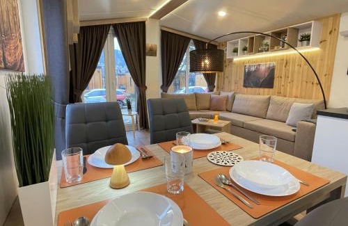 Riedenburg House | Cozy Holiday Home Tiny Haus Franzl: Family & Pet Friendly
