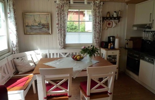 Krakow am See Apartment | Cozy Lake Krakow Cottage with Oceanfront Views & Spa